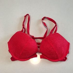 Victoria’s Secret front close push up bra